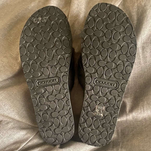 LIKE NEW Coach Judy Flip Flop Sandals 6.5 - Picture 4 of 6